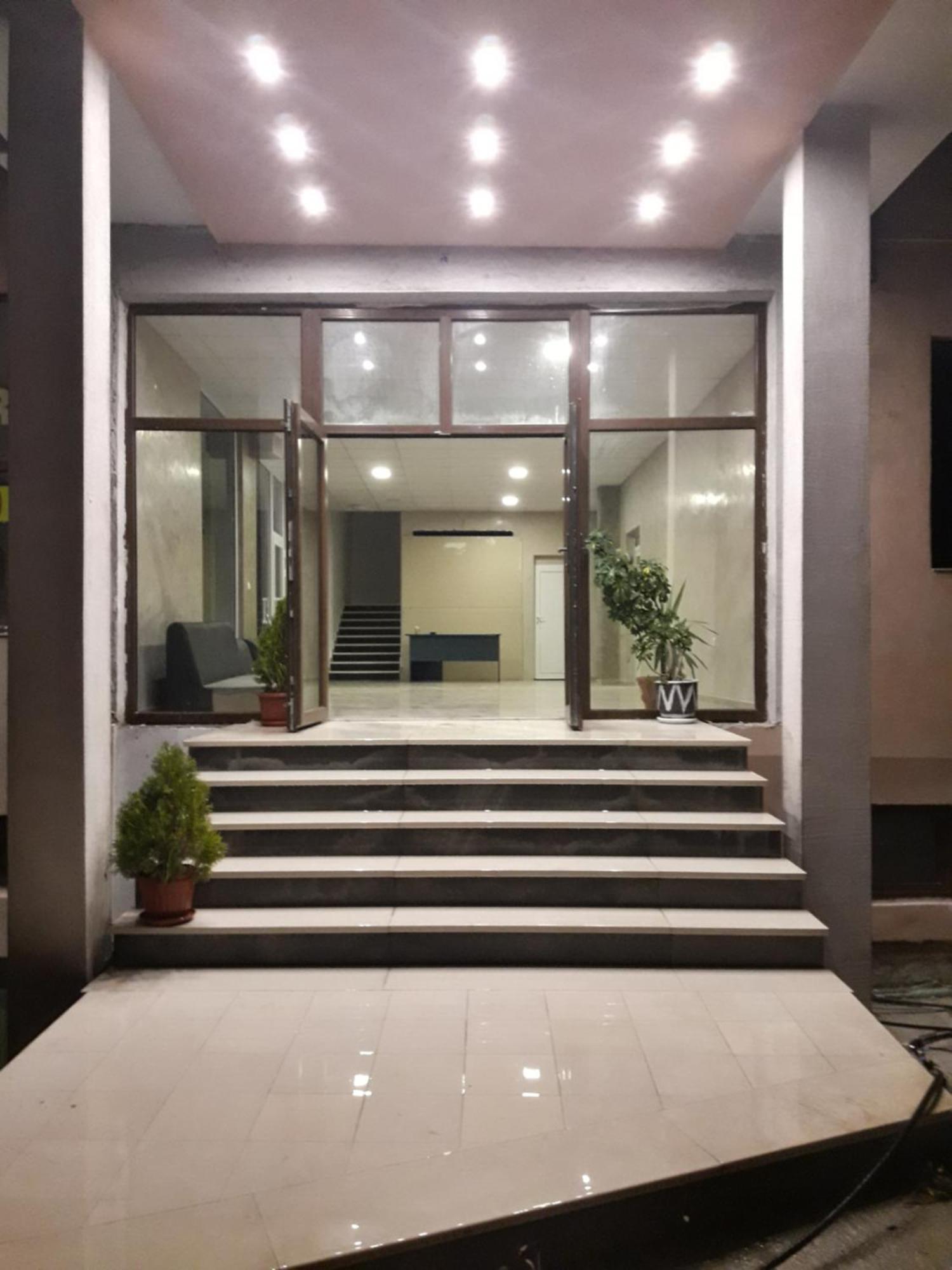 Вихрен-Стаи И Апартаменти За Гости Sandanski Exterior foto